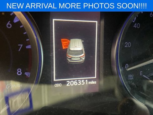 Used 2018 Toyota Highlander XLE FWD image 12