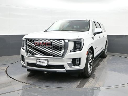 Used 2021 GMC Yukon XL Denali w/ Denali Ultimate Package AWD/4WD image 29
