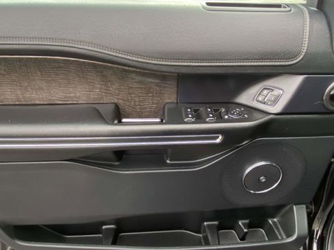 Used 2020 Ford Expedition Limited image 17