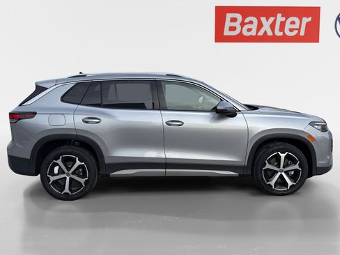 New 2025 Volkswagen Tiguan SE image 13