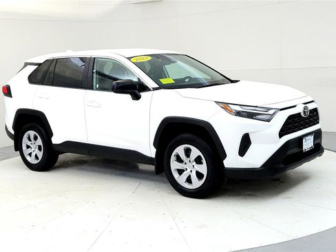 Used 2023 Toyota RAV4 LE image 7