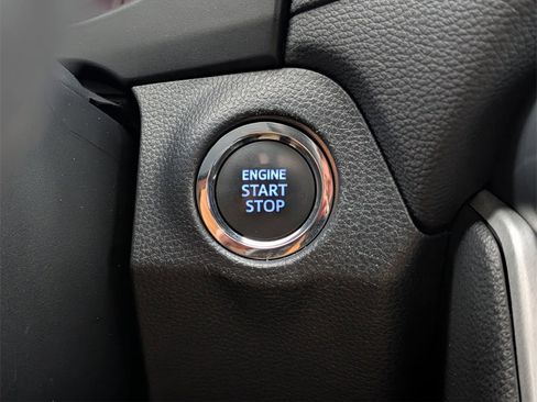 Used 2022 Toyota RAV4 XLE w/ Convenience Package image 27