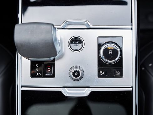 Used 2023 Land Rover Range Rover Long Wheelbase SE image 69