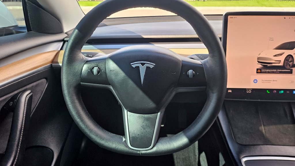 Used 2022 Tesla Model 3 Standard Range RWD image 29