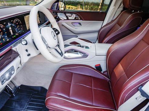 Used 2021 Mercedes-Benz Maybach GLS 600 4MATIC image 21