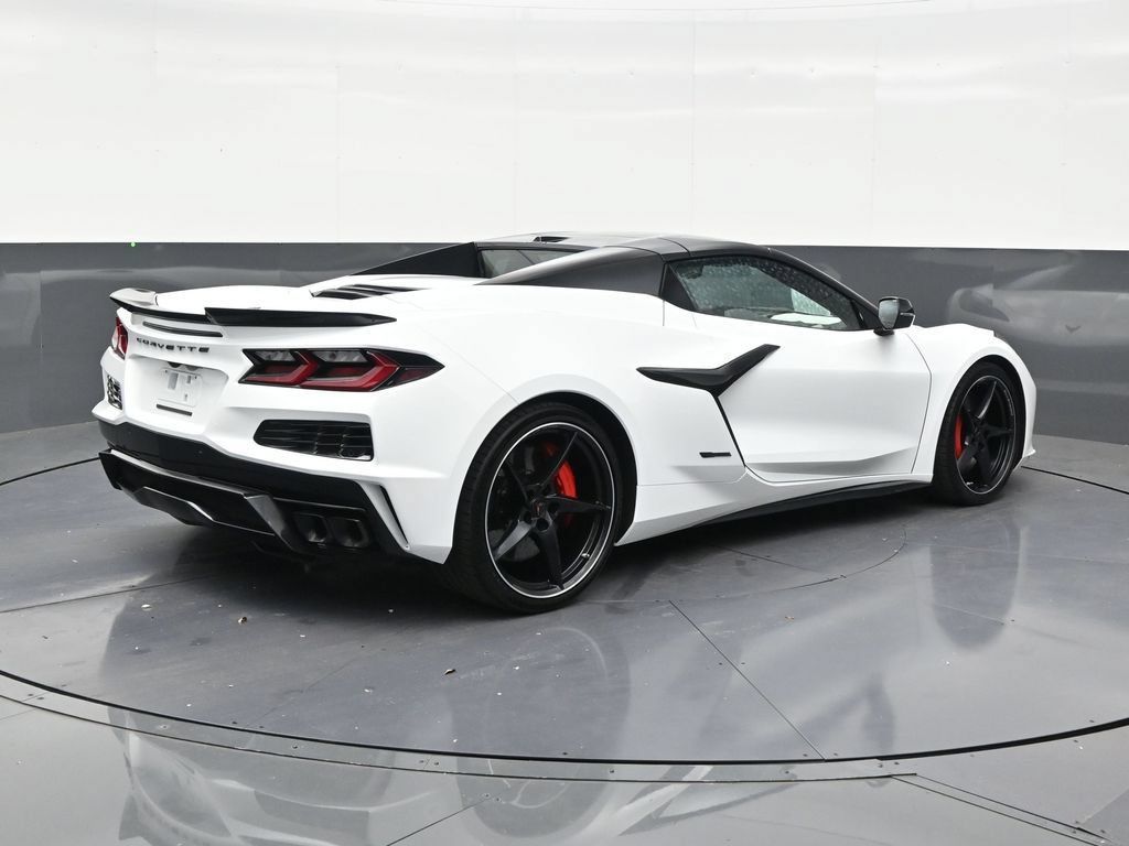 Used 2025 Chevrolet Corvette E-Ray AWD/4WD image 5