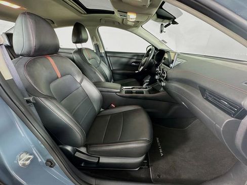 Used 2025 Nissan Sentra SR w/ SR Premium Package FWD image 32