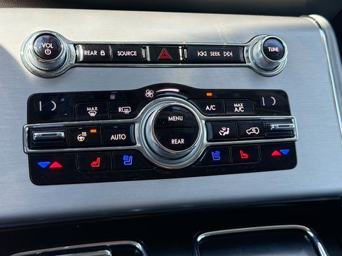 Certified 2020 Lincoln Aviator Reserve w/ Equipment Group 202A image 16