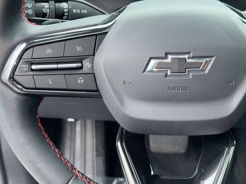Used 2024 Chevrolet Traverse RS FWD image 17