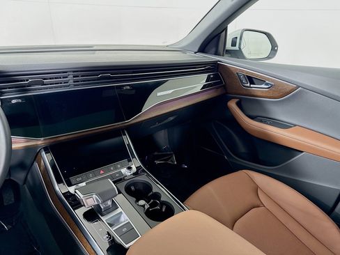 Certified 2025 Audi Q8 Premium Plus w/ Premium Plus Package image 24