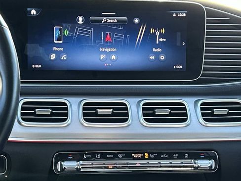 Used 2024 Mercedes-Benz GLE 450e 4MATIC image 27