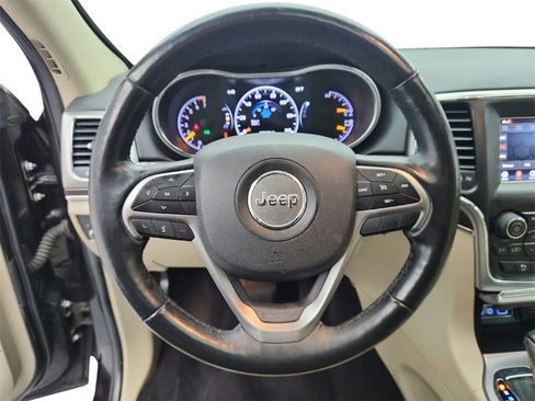 Used 2018 Jeep Grand Cherokee Limited image 17