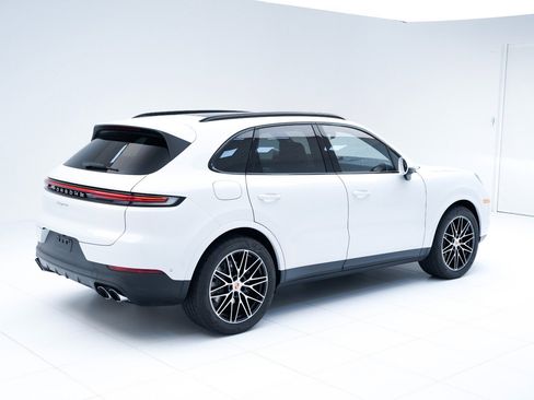 New 2026 Porsche Cayenne image 9