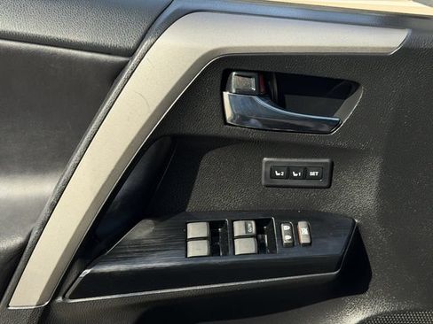 Used 2016 Toyota RAV4 Limited FWD image 23