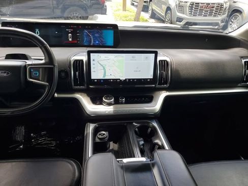 Used 2025 Ford Expedition Max Platinum AWD/4WD image 14