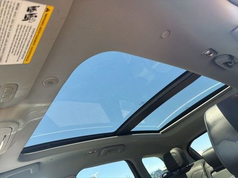 Used 2022 Lincoln Corsair AWD w/ Premium Package image 38