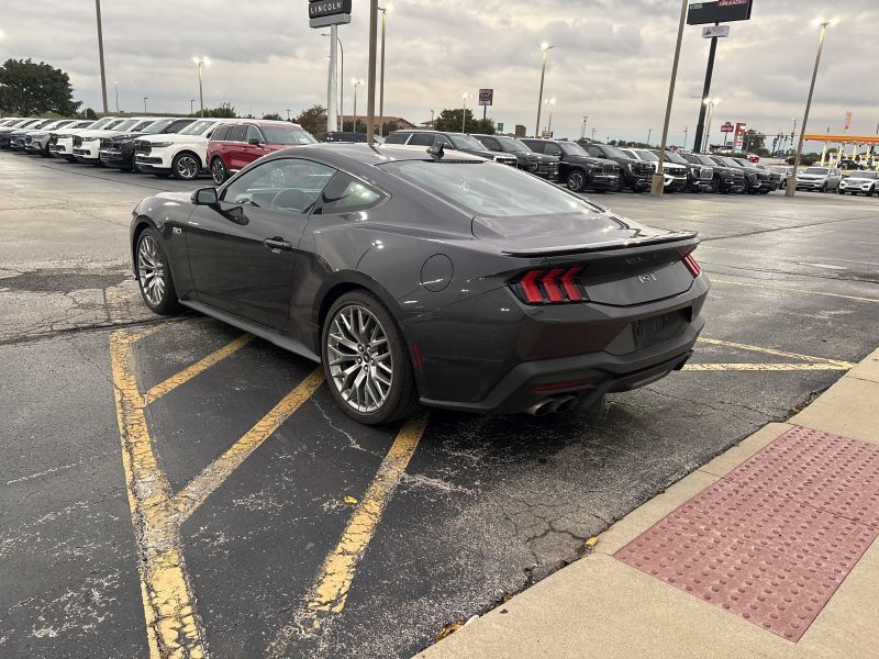 Used 2024 Ford Mustang GT Premium RWD image 3