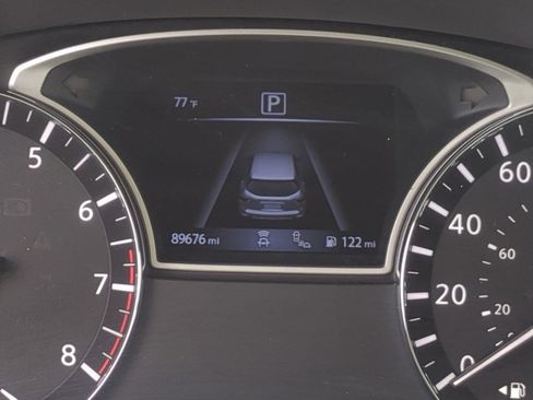 Used 2020 Nissan Pathfinder Platinum FWD image 23