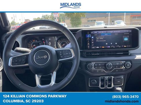 Used 2025 Jeep Wrangler Unlimited Sahara AWD/4WD image 12