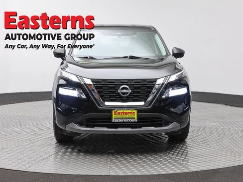 Used 2023 Nissan Rogue S AWD/4WD image 2