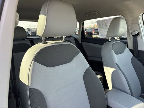 Used 2022 Volkswagen Taos SE image 24