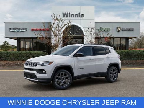 New 2026 Jeep Compass Latitude image 2