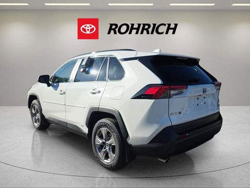 Used 2023 Toyota RAV4 XLE w/ Convenience Package image 4