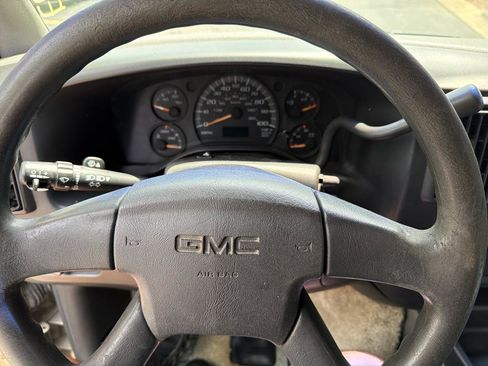 Used 2003 GMC Savana 1500 w/ Preferred Equipment Group 3 RWD image 55