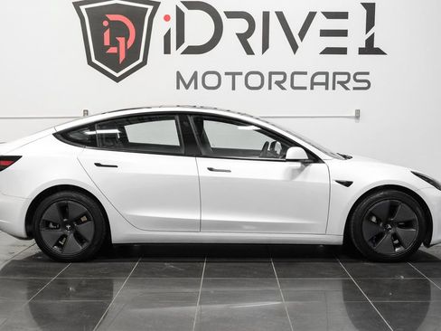 Used 2023 Tesla Model 3 Standard Range RWD image 7