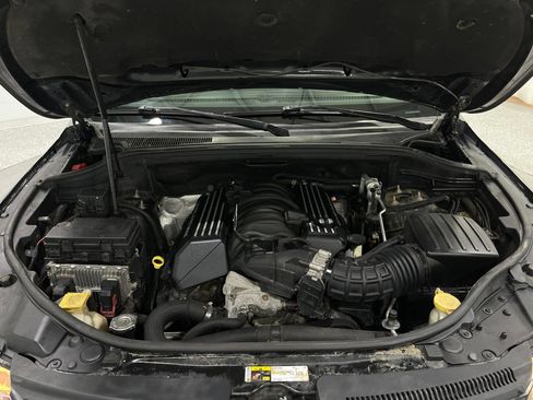 Used 2013 Jeep Grand Cherokee SRT8 w/ Luxury Group II AWD/4WD image 26