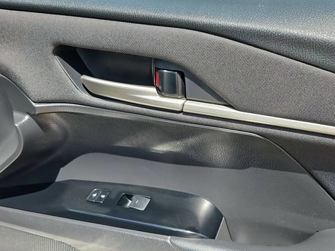 Used 2025 Toyota Camry LE FWD image 34