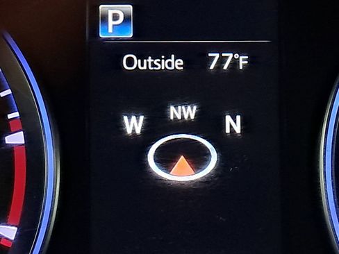 Used 2019 Toyota Highlander SE image 19