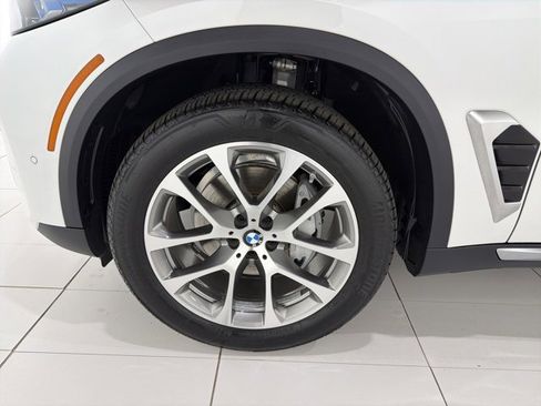Used 2026 BMW X5 xDrive40i w/ Premium Package image 46