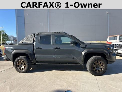 Used 2024 Toyota Tacoma Trailhunter image 2