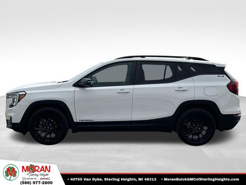 Used 2023 GMC Terrain SLE w/ Elevation Edition FWD image 2