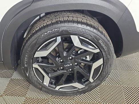 Certified 2025 Kia Seltos SX image 19