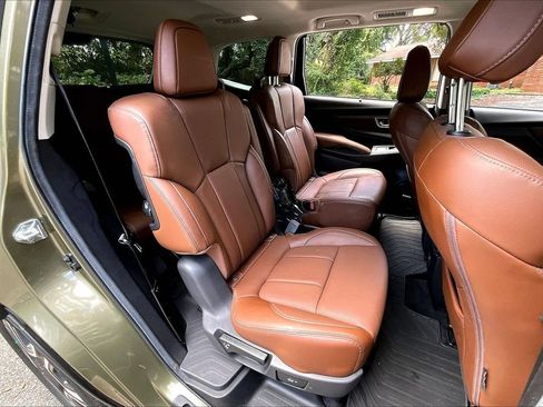 Used 2025 Subaru Ascent Touring w/ Popular Package #1 AWD/4WD image 22
