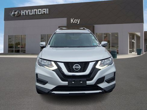 Used 2018 Nissan Rogue SV w/ Premium Package image 8