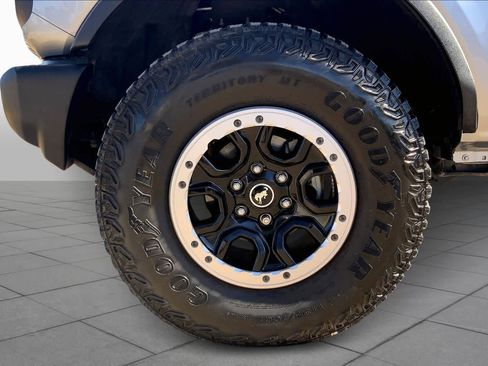 Certified 2023 Ford Bronco Base w/ Sasquatch Package image 11