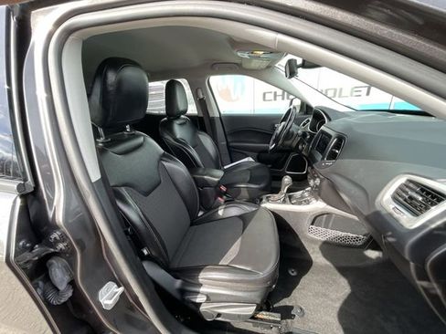Used 2019 Jeep Compass Latitude AWD/4WD image 27