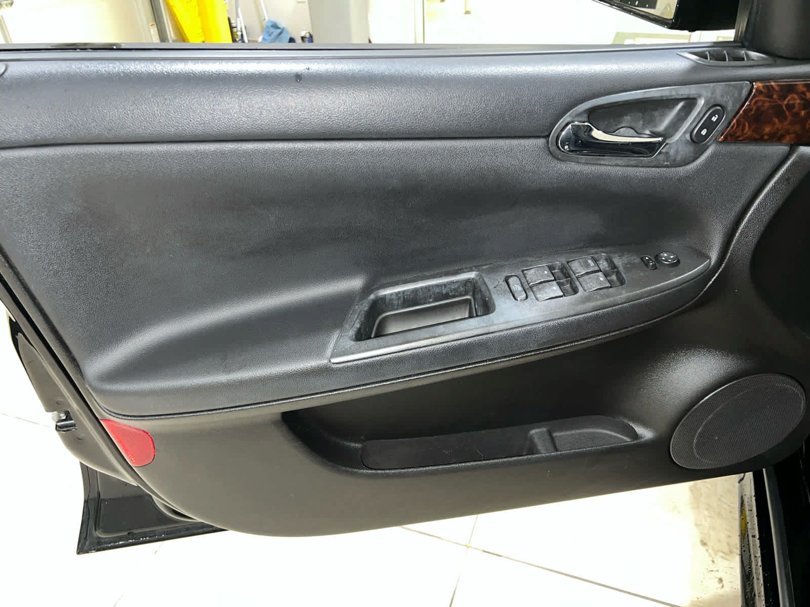Used 2013 Chevrolet Impala LTZ FWD image 13
