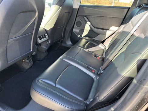Used 2021 Tesla Model Y Long Range image 16