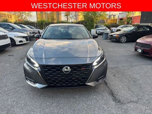 Used 2023 Nissan Altima 2.5 SR FWD image 2