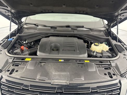 Used 2025 Land Rover Range Rover SE image 30