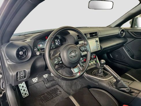 Used 2025 Toyota GR86 Premium RWD image 9