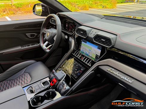 Used 2024 Lamborghini Urus S image 41