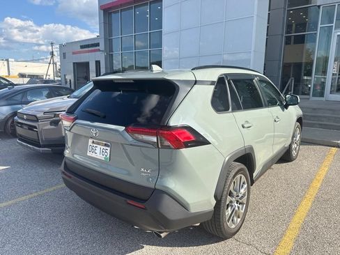 Used 2020 Toyota RAV4 XLE Premium AWD/4WD image 4