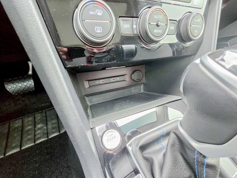 Used 2024 Volkswagen Taos SE w/ Taos Adventure Package image 41