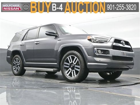 Used 2018 Toyota 4Runner SR5 image 28