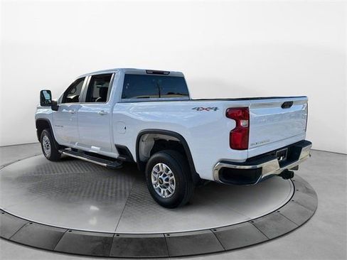 Used 2025 Chevrolet Silverado 2500 LT w/ Convenience Package image 5